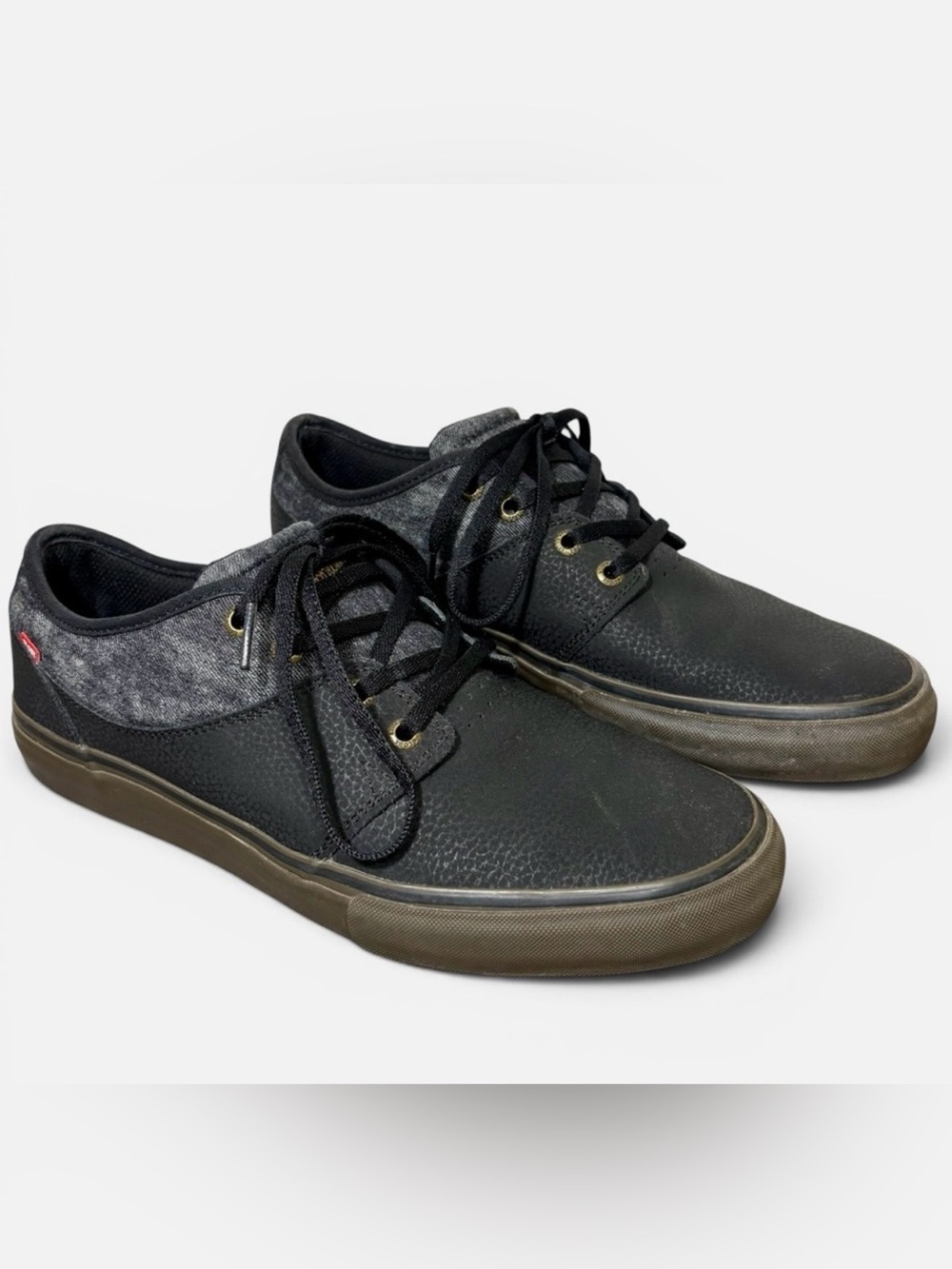 Globe Mahalo Leather Black and Gray Low-Top Lace-Up Sneakers- men’s 8.5
